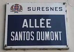 Plaque de la rue Santos-Dumont à Suresnes.