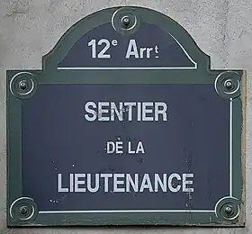 Voir la plaque.