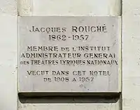 Plaque commémorative de Jacques Rouché au No&nbsp;30 rue de Prony