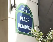 Une plaque de la place Beauvau.