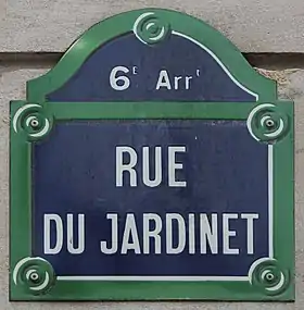 Voir la plaque.