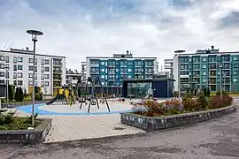 Résidence construite en 2017-2018 dans l'ilot urbain délimité par Koivukylänväylä, Leineläntie et Leinelä puistotie.