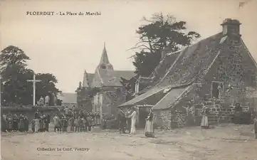 Regroupement d'habitants de Ploërdut, Place du Marché.