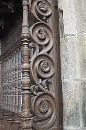 Photographies de stalles en bois sculpté