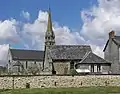 L'ancienne et la nouvelle église de Pocé-les-Bois.