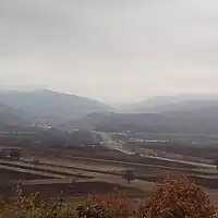 L'autoroute A4 en construction près de Malča.