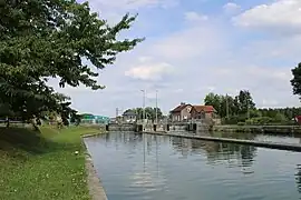L'écluse de Pont-l'Êveque sur le canal du Nord