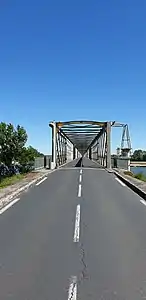 Entrée rive gauche.