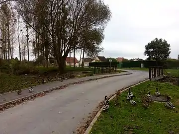 Pont surplombant le ru des Barentons situé rue de la Grand-Fosse.