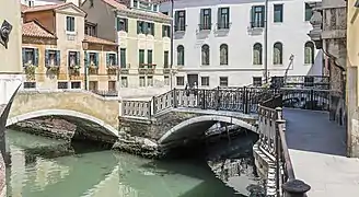 Ponte Avogadro à droite vu du ponte Pasqualigo