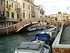 Ponte del Soccorso reliant fondamenta éponyme et fondamenta Briati