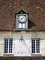 Horloge et cadran solaire.