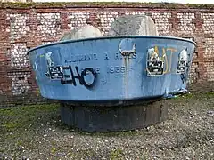 Anciennes meules de la papeterie.