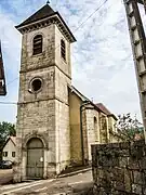 Porche et clocher de l'église Saint-Claude.