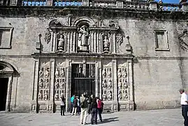 Porte d'accès au sanctuaire.