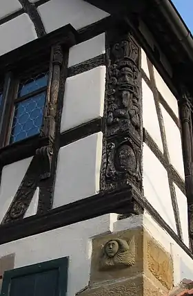 Maison alsacienne (XVIIIe siècle) à poutre sculptée.