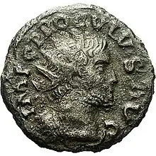 profil sur une monnaie argentée