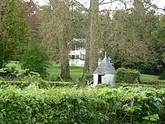 Le château de Frapesle.