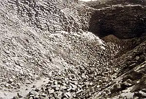 Intérieur du massif de la pyramide de Sésostris&nbsp;III