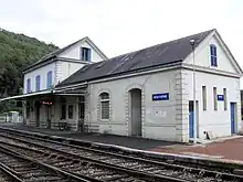 Le bâtiment voyageurs vue du quai opposé