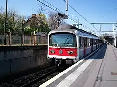 Un MS 61 de type C/D au Vésinet - Le Pecq.