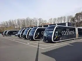 À Bayonne, le « trambus » est exploité à l'aide d'autobus articulés électriques possédant une esthétique rappelant celle d'un tramway.