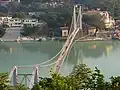 Le Ram Jhula&nbsp;(en), passerelle au-dessus du Gange.