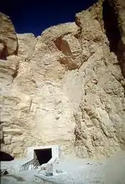 Vue de l'entrée du tombeau de Ramsès&nbsp;VII dans la vallée des Rois.