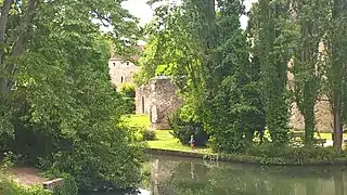 Tours du Massacre et de La Léthinière.