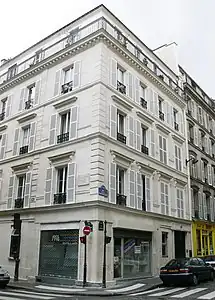 No&nbsp;26, où résida Auguste Renoir de 1896 à 1902.