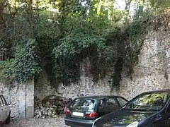Photographie des ruines de la Petite Orangerie, en contrebas de l'Orangerie de Meudon.