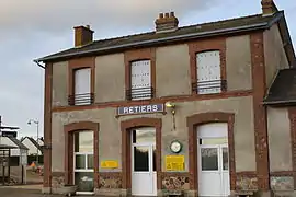 Bâtiment voyageurs côté quais.