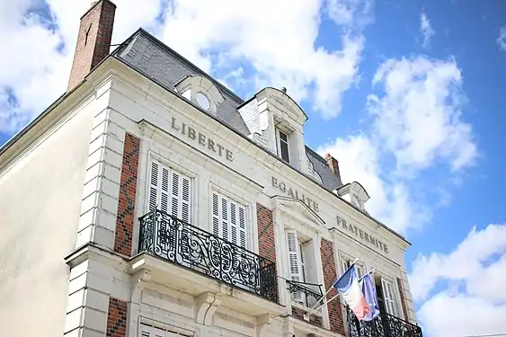 Façade de la Mairie.