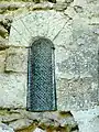 Fenêtre de la base du clocher.