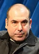 Rick Hoffman interprète Lance Addison.