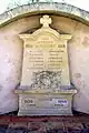 Le monument aux morts dans le cimetière de l'église (mai&nbsp;2012)
