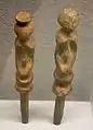 Figurines de culte hamba másúku. bois, H. 26 cm. Musée royal de l'Afrique centrale