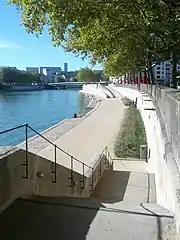 Quais après aménagement - Vue vers l'amont.