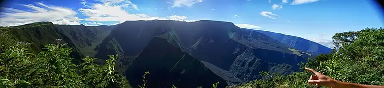 Vue panoramique de la rivière des Remparts.