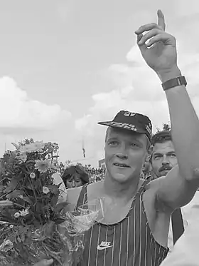 photo en noir et blanc de Rob Barel en 1985.jpg