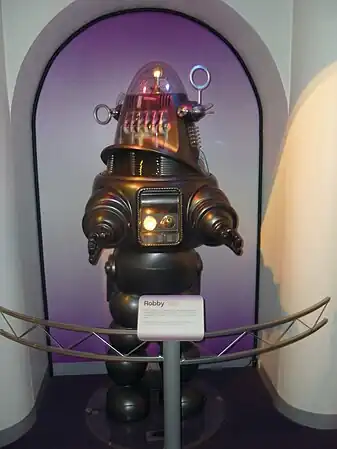 Réplique de Robby le robot, photographiée en 2013 à l'exposition Roboworld au  Carnegie Science Center de l'université Carnegie-Mellon à Pittsburgh.