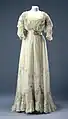 Robe de réception en mousseline, entre 1900 et 1910.