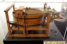 Le premier modèle de la machine en continu Robert.