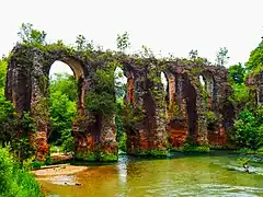 Section de l'aqueduc de Nicopolis d'Épire.