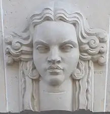 Mascaron au-dessus de l'entrée du no&nbsp;4.