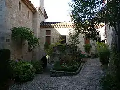Une ruelle pavée de Bruniquel