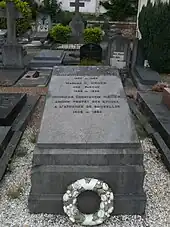 Sépulture de Contantin Héger, de sa seconde épouse, Claire Parent, et de leur fille Marie dans le cimetière de Watermael-Boitsfort (allée no&nbsp;104)