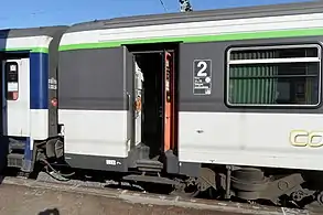 Porte ouverte d'une Vtu de 2e&nbsp;classe.