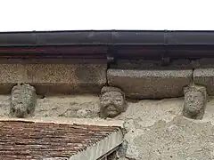 Modillons de la façade sud.