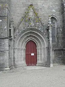 Porte de la costale sud du chœur.